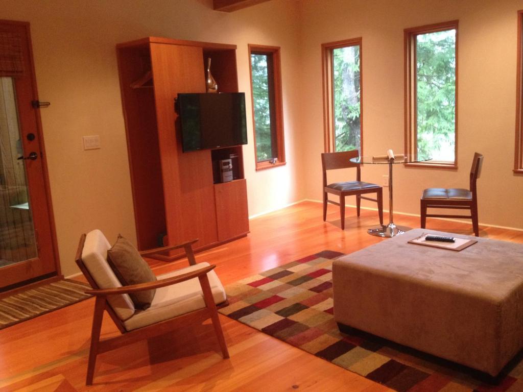 Hyphocus Inn Ucluelet Zimmer foto